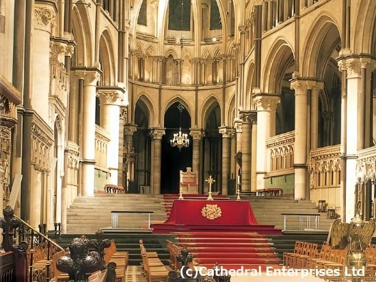 貴婦人の城リーズ城＆カンタベリー大聖堂＆ドーバー海峡　日帰り観光ツアー ＜日本語または英語ガイド＞ by Evan Evans Tours