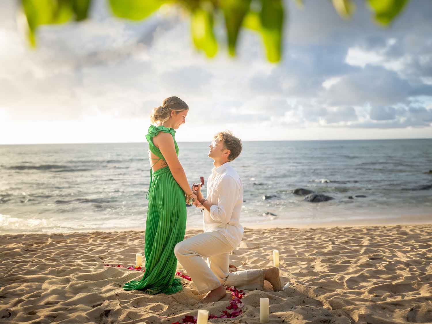 Private Beach Picnic & Luxury Hawaii Wedding Proposal