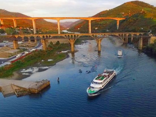 世界遺産ドウロ渓谷クルーズ1日ツアー ピニャン立ち寄り付き＜朝食および昼食付き／ポルト発＞
