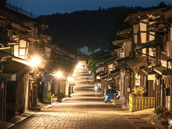 石畳でできた坂にある町②