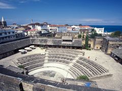pixta_84855483_M