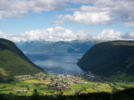 84c1e9bac8fbc2fb9ad92c4c664721f6201a7553-2000x1333