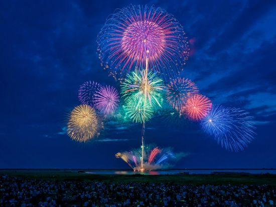 7月26日限定！柏崎花火大会を観覧する日帰りバスツアー 専用観覧席で圧巻の花火を鑑賞 日本海を舞台に約1万5千発の花火を楽しむ ＜弁当付き／金沢発着＞
