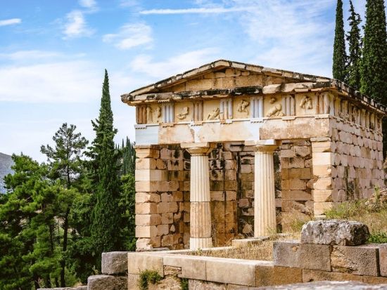 世界遺産デルフィ遺跡観光1日ツアー アラチョヴァ立ち寄り付き＜英語／アテネ発＞