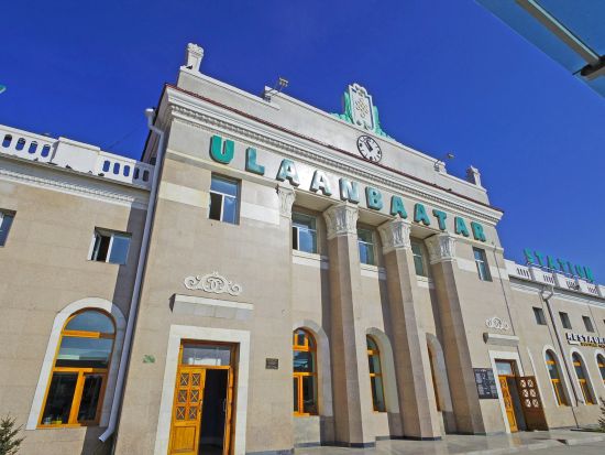 【3泊4日】モンゴル縦貫鉄道に乗る！テレルジ国立公園内のゲルに宿泊＆ドラマのロケ地巡り ＜食事付き／日本語ガイド／チンギスハーン国際空港発着＞