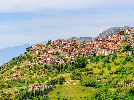 Greece_Arachova_Village_Pamoramic_View_91939600_ML_123RF