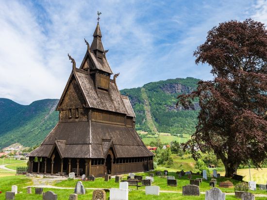 フィヨルド＆氷河ツアー　ツアーバスとクルーズで巡る！ヴィーク～ソグネフィヨルド～フィアランドフィヨルド～ツヴィンデの滝＜約13時間／夏季／ベルゲン発＞