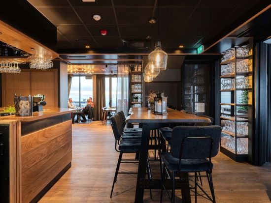 ウルリーケン山　ゴンドラ乗車＆山頂レストラン絶景ランチ ＜昼食付き／ベルゲンまたはウルリーケン発＞