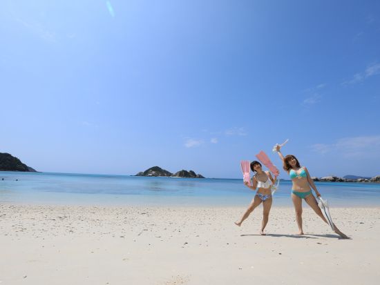 渡嘉敷島日帰りプラン 世界が恋するケラマブルーを体感！選べるフリープランorボートシュノーケルプラン＜約1時間30分／渡嘉敷島＞