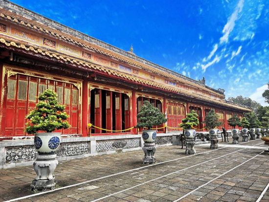 鉄道で行く！世界遺産フエ観光＆アフタヌーンティークルーズツアー　王宮＋カイディン帝廟＜1日／日本語ガイド／ダナン発＞