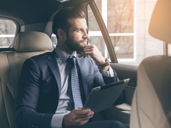 【空港送迎】広州白雲国際空港 ⇒ 広州市内中心部　高級車利用 ＜貸切＞