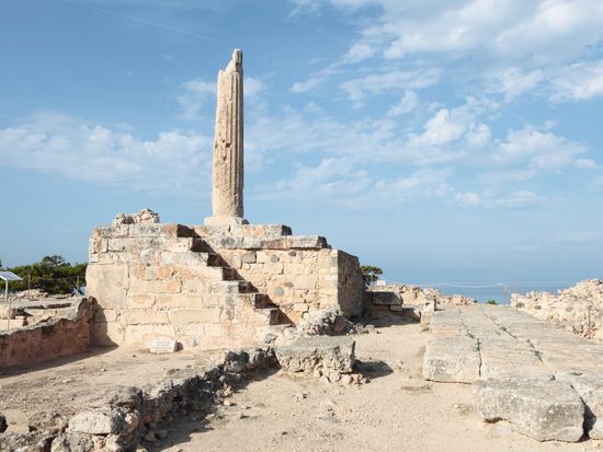 Temple of Apollo_AdobeStock_238711643