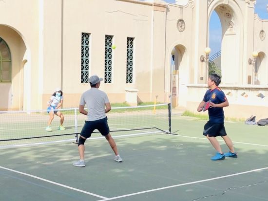 ピックルボール体験レッスン　ハワイで人気沸騰中！誰でも簡単に楽しめるアメリカ発の新スポーツ「ピックルボール」を体験＜2時間／日本語インストラクター＞
