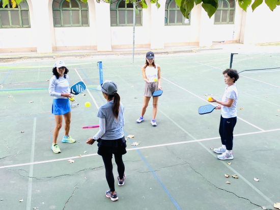 ピックルボール体験レッスン　ハワイで人気沸騰中！誰でも簡単に楽しめるアメリカ発の新スポーツ「ピックルボール」を体験＜2時間／日本語インストラクター＞