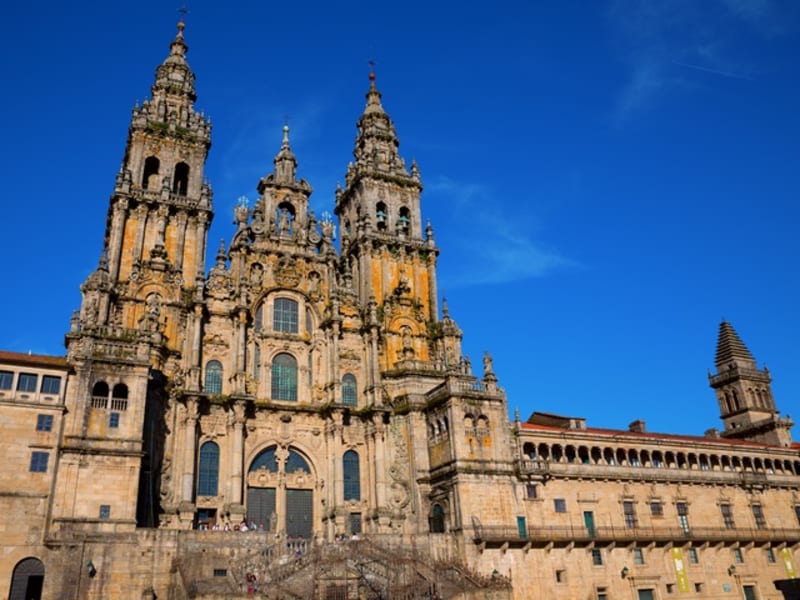 Compostela_cathedral_shutterstock_105948662