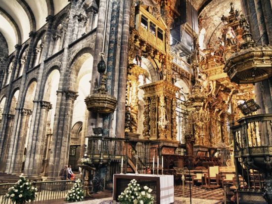 サンティアゴ・デ・コンポステーラ半日観光　巡礼者のゴール大聖堂へ入場＜約3時間／英語ガイド＞