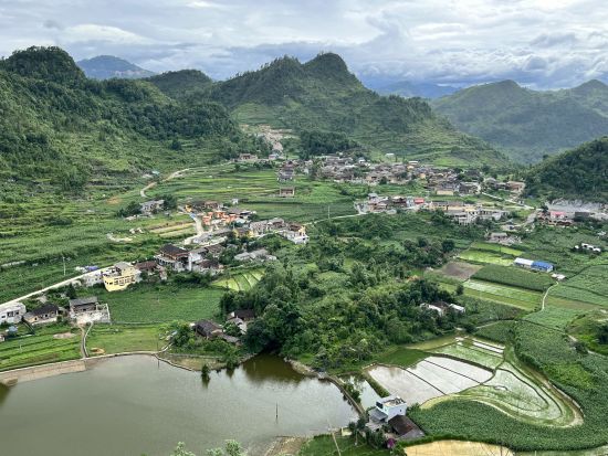 ベトナム最北端の秘境ハザン3泊4日ツアー　絶景と山岳民族に出会う旅＜ハノイ発／食事付き／日本語or英語ガイド＞ 
