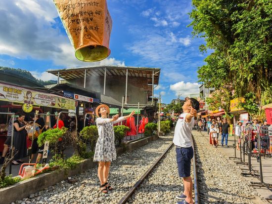 1.myproguide-shifen-sky-lantern-十分老街