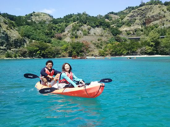 父島1日カヤックツアー ビーチに上陸して磯探検やシュノーケルも楽しめる＜小笠原諸島・父島発／1～6名＞