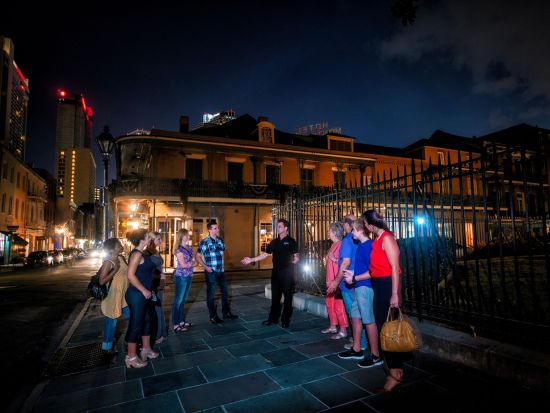 ニューオリンズの幽霊の街をめぐる　ナイト・ウォーキングツアー　幽霊が出現するAR体験も楽しめる ＜2時間／英語ガイド＞