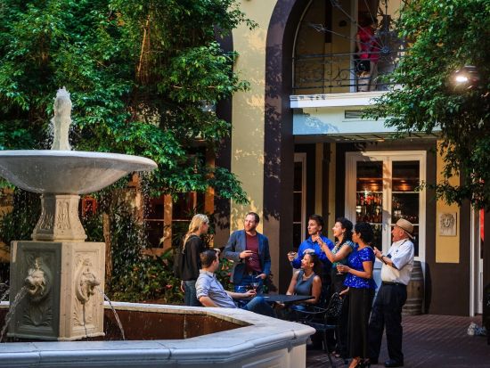 ニューオリンズ　カクテル・ウォーキングツアー＆料理教室　フレンチ・クオーター地区のバーなど4か所訪問 ＜4時間／試食＆試飲付／英語ガイド＞