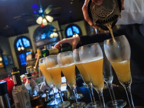 ニューオリンズ　カクテル・ウォーキングツアー＆料理教室　フレンチ・クオーター地区のバーなど4か所訪問 ＜4時間／試食＆試飲付／英語ガイド＞