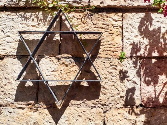 クラクフ半日観光　旧ユダヤ人街（カジミエシュ地区）ウォーキングツアー＜英語ガイド／クラクフ発＞