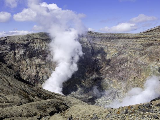 福岡発熊本日帰りバスツアー　草千里＋中岳＋阿蘇神社＋黒川温泉　雄大な阿蘇と風情ある黒川温泉を巡る旅＜1日／博多発着＞