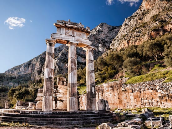 Greece_Delphi_the_Temple_of_Athena_Pronaia_shutterstock_347892272