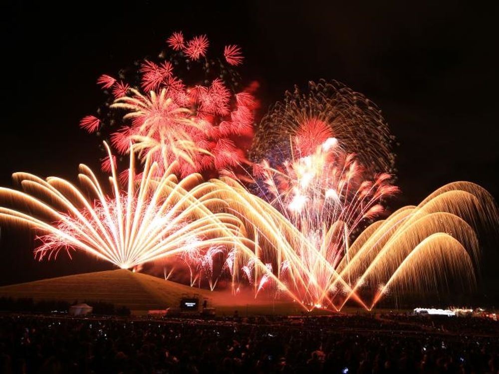 9/7(土)出発】楽楽！往復直行バス利用！北海道芸術花火2024＜モエレ沼 