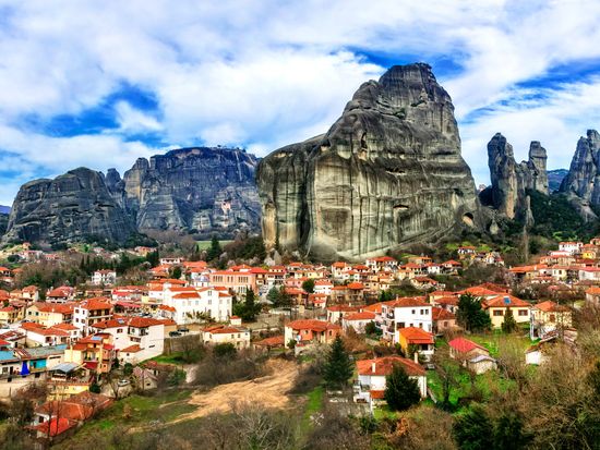 Greece_Kalambaka_Village_shutterstock_1014934264