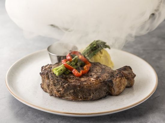 ファイヤー・グリル・ワイキキ　食事券＆事前予約　プライム・リブやロブスターコンボプランなどから選べる ＜朝・夕／ヒルトン・ガーデン・イン・ワイキキビーチ1階＞