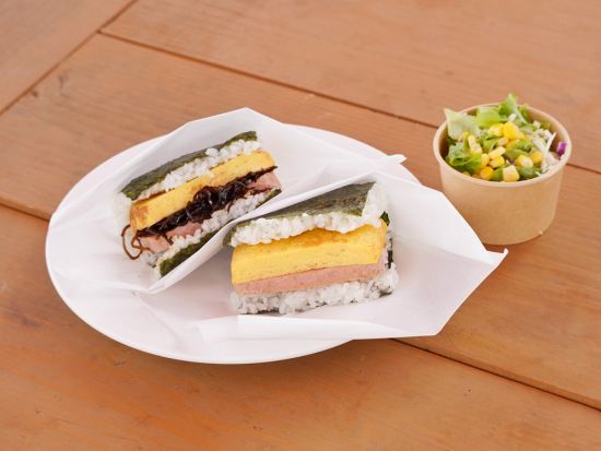 【モーニング限定】フードチケット ポーク玉子おにぎりセット ～島唯一のテラスBarで朝食をとる贅沢なひとときを～＜与那国島Cafe&Barむんぶてらす＞