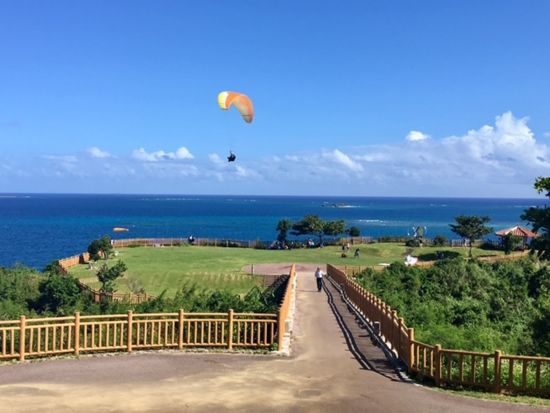 【中国語ガイドがご案内！】沖縄南部バスツアー ショッピングやグルメを堪能！魅力たっぷりの沖縄を気軽に楽しもう◎＜約10時間／那覇発＞