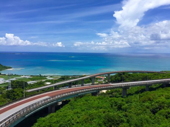 【中国語ガイドがご案内！】沖縄南部バスツアー ショッピングやグルメを堪能！魅力たっぷりの沖縄を気軽に楽しもう◎＜約10時間／那覇発＞