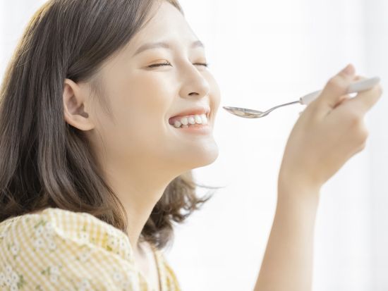 【モーニング限定】フードチケット ポーク玉子おにぎりセット ～島唯一のテラスBarで朝食をとる贅沢なひとときを～＜与那国島Cafe&Barむんぶてらす＞