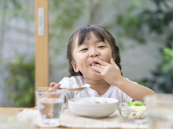 【モーニング限定】フードチケット ポーク玉子おにぎりセット ～島唯一のテラスBarで朝食をとる贅沢なひとときを～＜与那国島Cafe&Barむんぶてらす＞