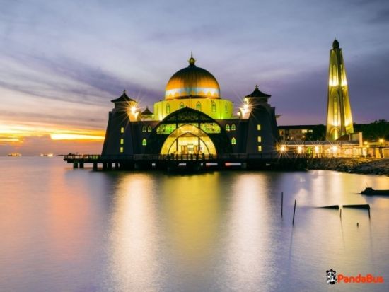 【土日催行】クアラルンプール＆マラッカ定番スポット凝縮ツアー　ピンクモスク＋ブルーモスク＋マラッカナイトマーケット＜1日／送迎付き／日本語ガイド＞