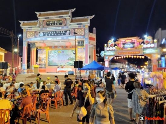 週末限定！マラッカナイトツアー　ナイトマーケット＋マラッカリバーのライトアップ＋有名店のココナッツシェイク付き＜午後／日本語ガイド＞