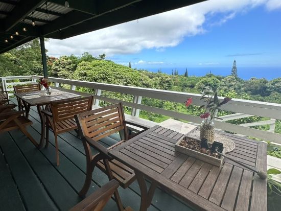 ハワイ島　コナ半日観光ツアー　コナコーヒー農園＋コナの街散策＋カロコ・ホノコハウ国立公園＜午後／夕食付／日本語ガイド＞