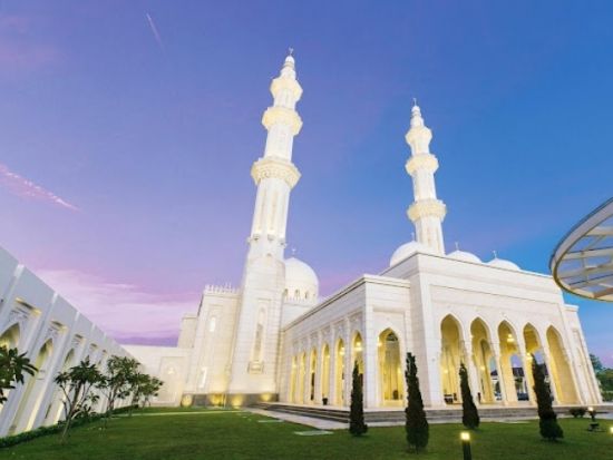 【到着日プラン】空港からそのままマレーシア観光ツアー　白のモスク＋マラッカ＋名物チキンライスボール＜送迎付き／昼食付き／日本語ガイド＞