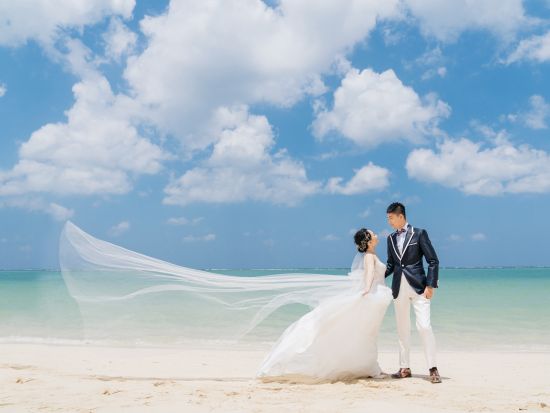 沖縄ウエディングフォトプラン 特別な瞬間を写真に残そう！綺麗な海や大自然など選べる4プランをご用意＜撮影データ・衣装・メイク・小物レンタル付／本島中部 北谷町＞