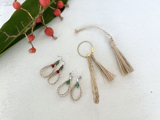 月桃アクセサリー作り体験 沖縄ならではのお土産を手作り 自分だけのピアスやチャームを作成＜1時間／沖縄本島北部＞