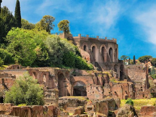 Italy_Rome_Palatine-Hill_shutterstock_190291154
