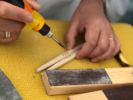 シークヮーサーのお箸作り体験 沖縄ならではのお土産を手作り 3歳から参加可能 自分の手に合わせてお箸を作成＜1時間半／沖縄本島北部＞