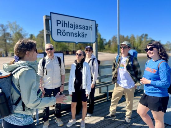 フィンランド式夏の楽しみ方！ピヒラヤサーリ島で自然散策＆ピクニックランチ＜5月～8月／午前／英語ガイド／ヘルシンキ発＞