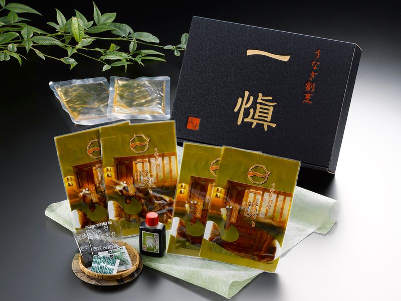 74012うなぎ割烹「一愼、」特製蒲焼・鰻のひつまぶしセット (1)