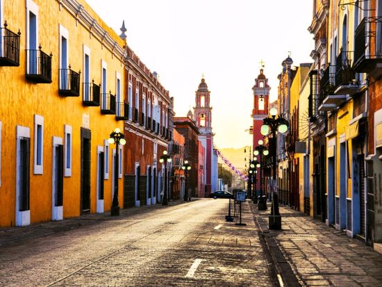 世界遺産4カ所巡りツアー　天使の街プエブラ&メキシコシティ歴史地区&テオティワカン遺跡も一気に制覇＜混載／1日／昼食付／日本語ガイド／メキシコシティ発＞