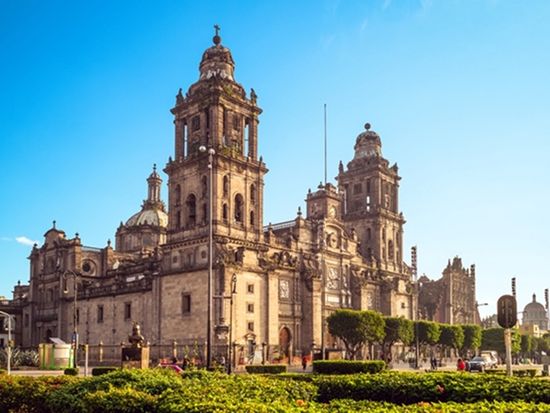 Mexicocity_Metropolitan Cathedral_shutterstock_1555904327