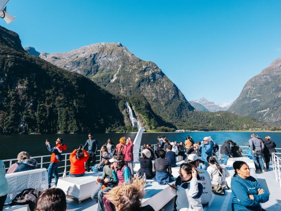世界遺産フィヨルドランド国立公園 ミルフォード・サウンドクルーズ＜クイーンズタウン or テ・アナウ発着＞